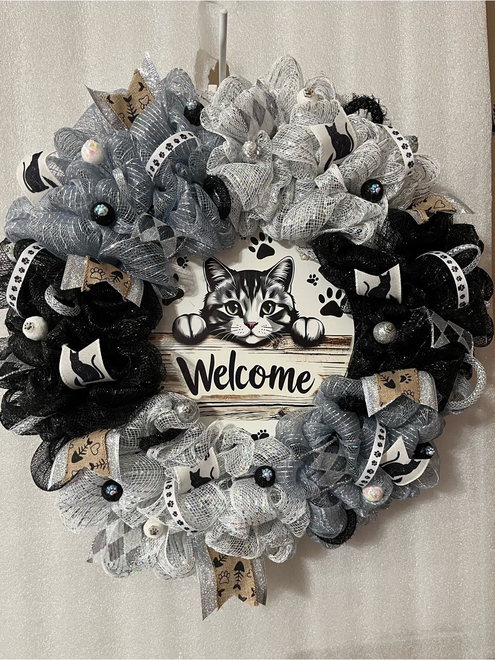 Welcome Cat Wreath - Black & Gray Decorative Pet-Themed Door Accent